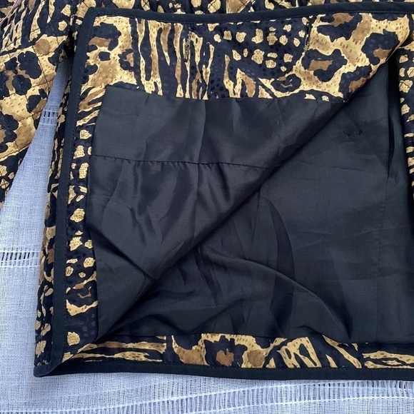 Maggie London vintage quilted jacket in animal print. - Picture 10 of 13